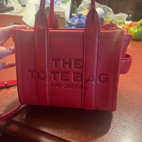 Marc Jacobs mini tote bag in the color of the season - Picture 7 of 8